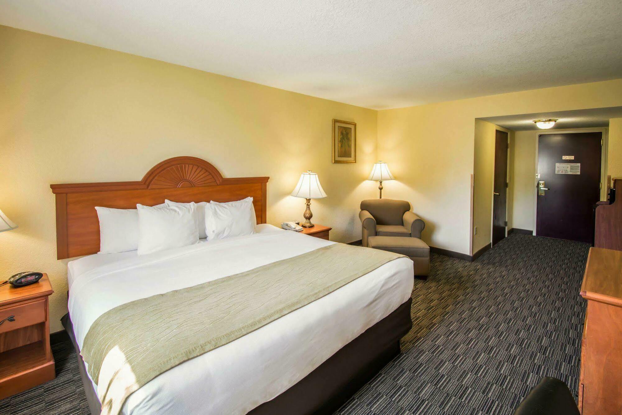 Comfort Inn & Suites Jupiter I-95 Exterior photo